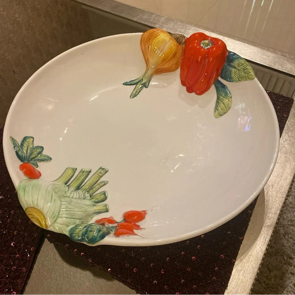 VINTAGE ITALIAN HAND
PAINTED OF LARGE SIZE PLATTER- SIGNED & NUMBERED 9922 - Picture 2 of 6